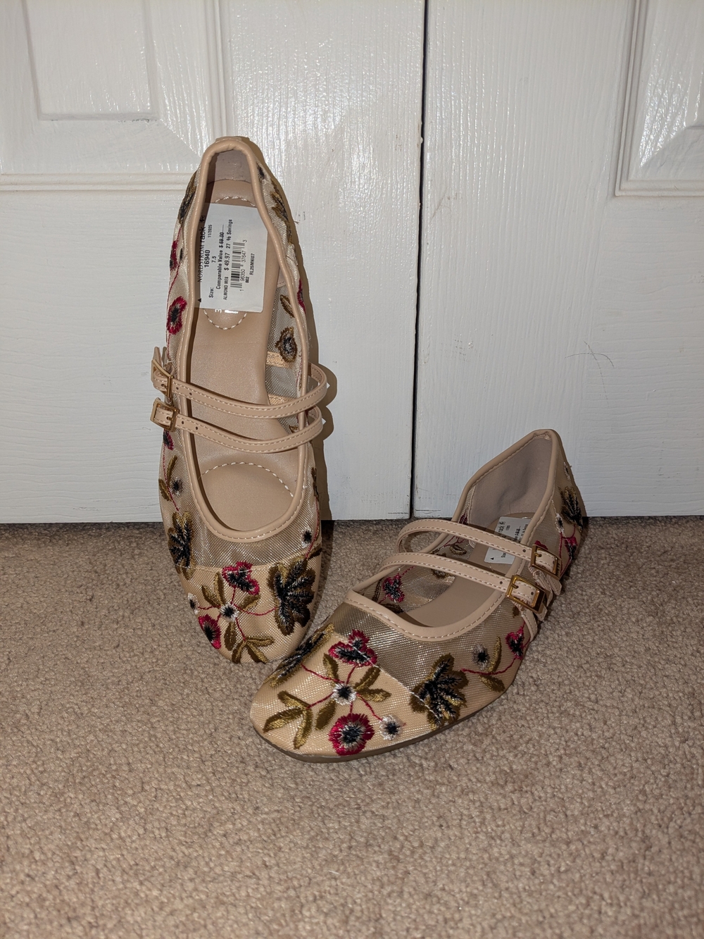 Embroidered Floral NWT Mary Jane Flats